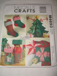 4693 FAT QUARTERS XMAS TREE, BAGS, PILLOW, STOCKINGS PATTERN